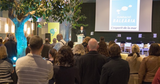 Més de 200 persones participen en el brindis nadalenc de la Fundació Baleària
