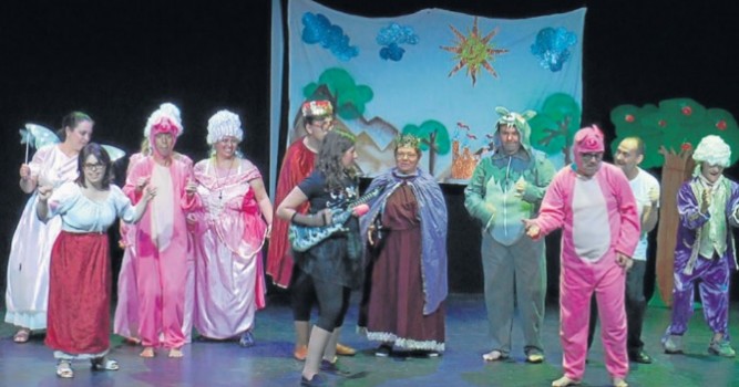 Actuación teatral del grupo Vaporustedes: «Cuéntame un cuento»